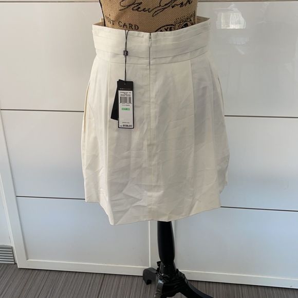 NWT BCBG ivory skirt - Picture 4 of 5